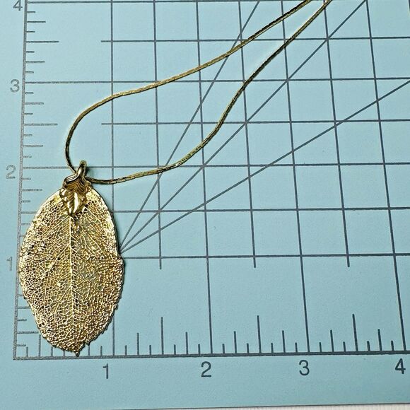 Vintage Gold Electroplated Real Leaf Pendant Necklace 24" Fine Fillagree Texture - Picture 8 of 14